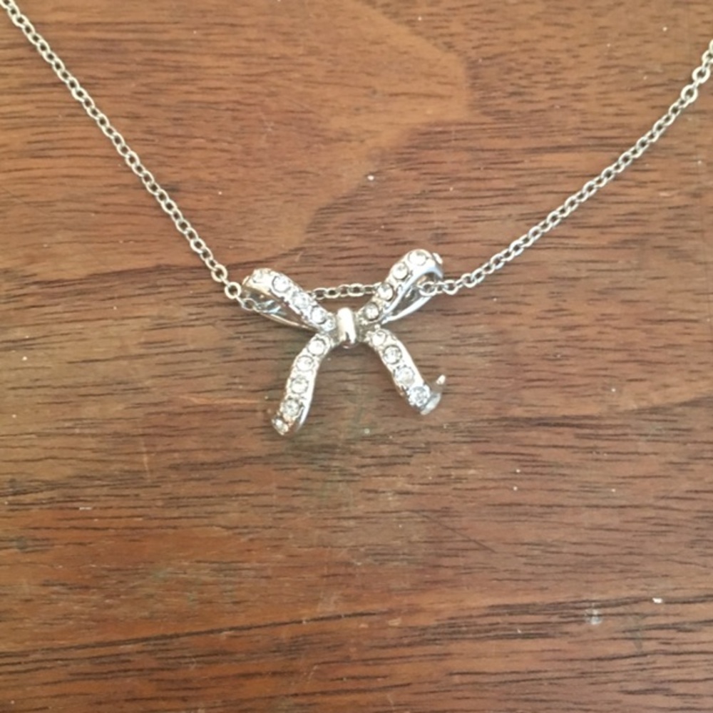 Sliver Bow Necklace